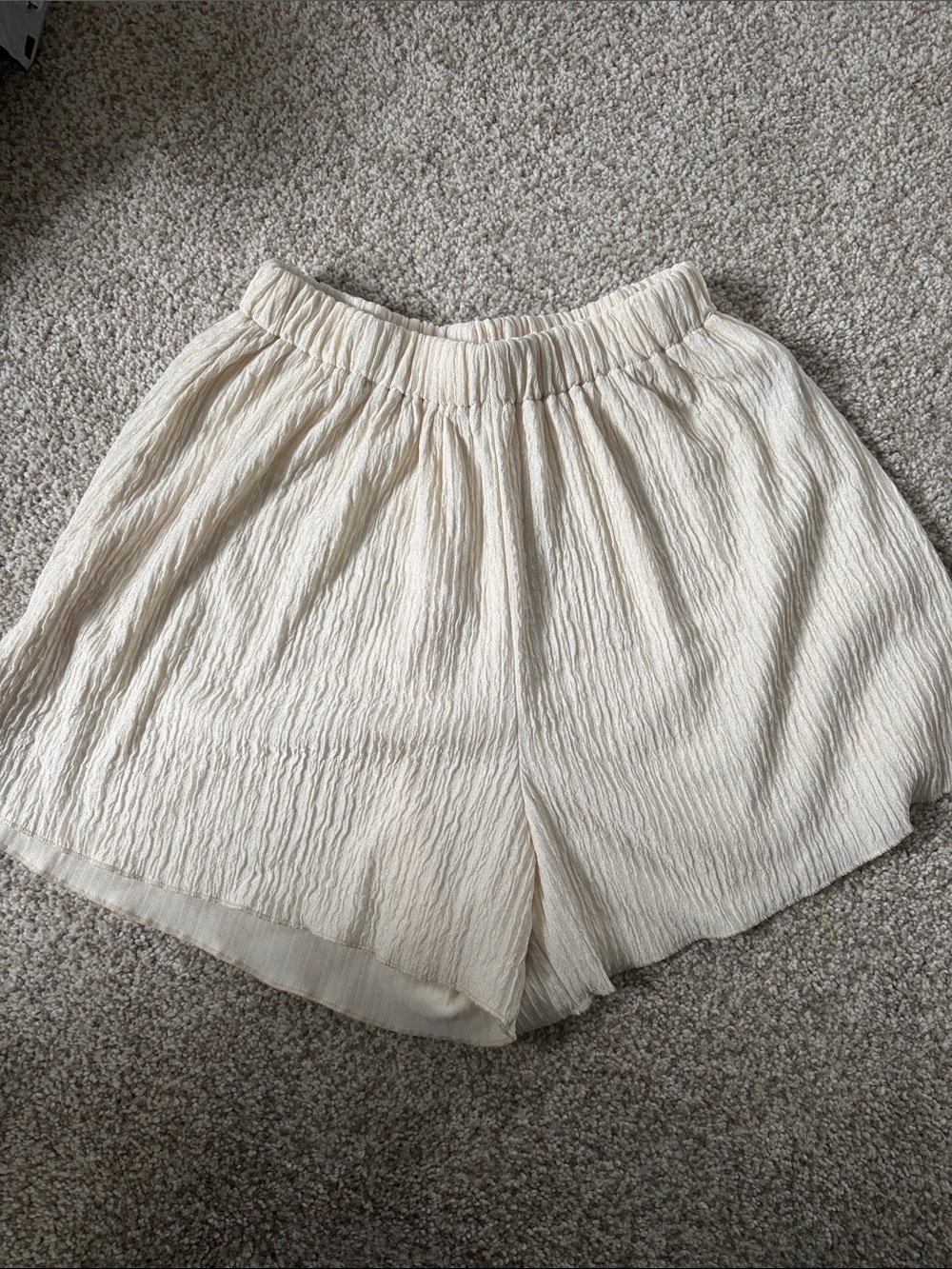 SHEIN Cream Textured Elastic-Waist Bermuda Shorts